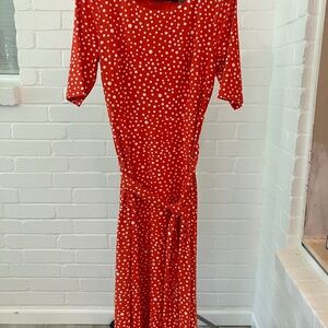 Kasper Short Sleeve Round Neck Belted Dress.      Size S